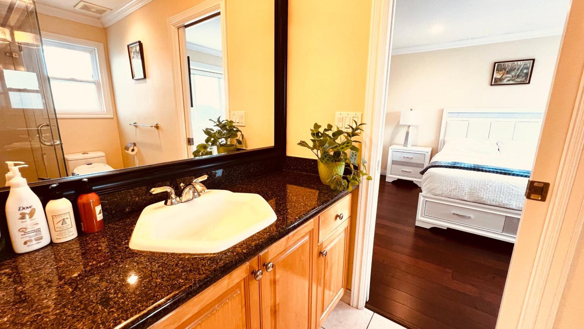 Coze Home In Vancouver Near Yvr Εξωτερικό φωτογραφία